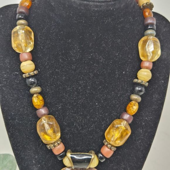 CHICO'S Chunky Beaded Pendant Necklace Earth Tones - Picture 3 of 7
